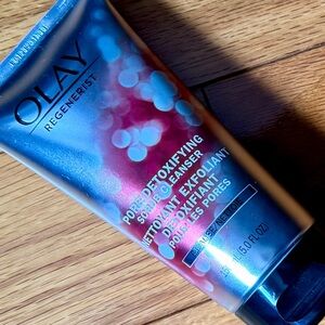 Olay Regenerist Advance anti-aging cleansing